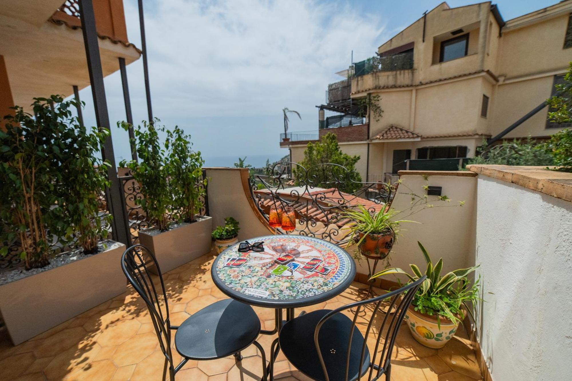Casa Pertosa Bed & Breakfast Таормина Стая снимка