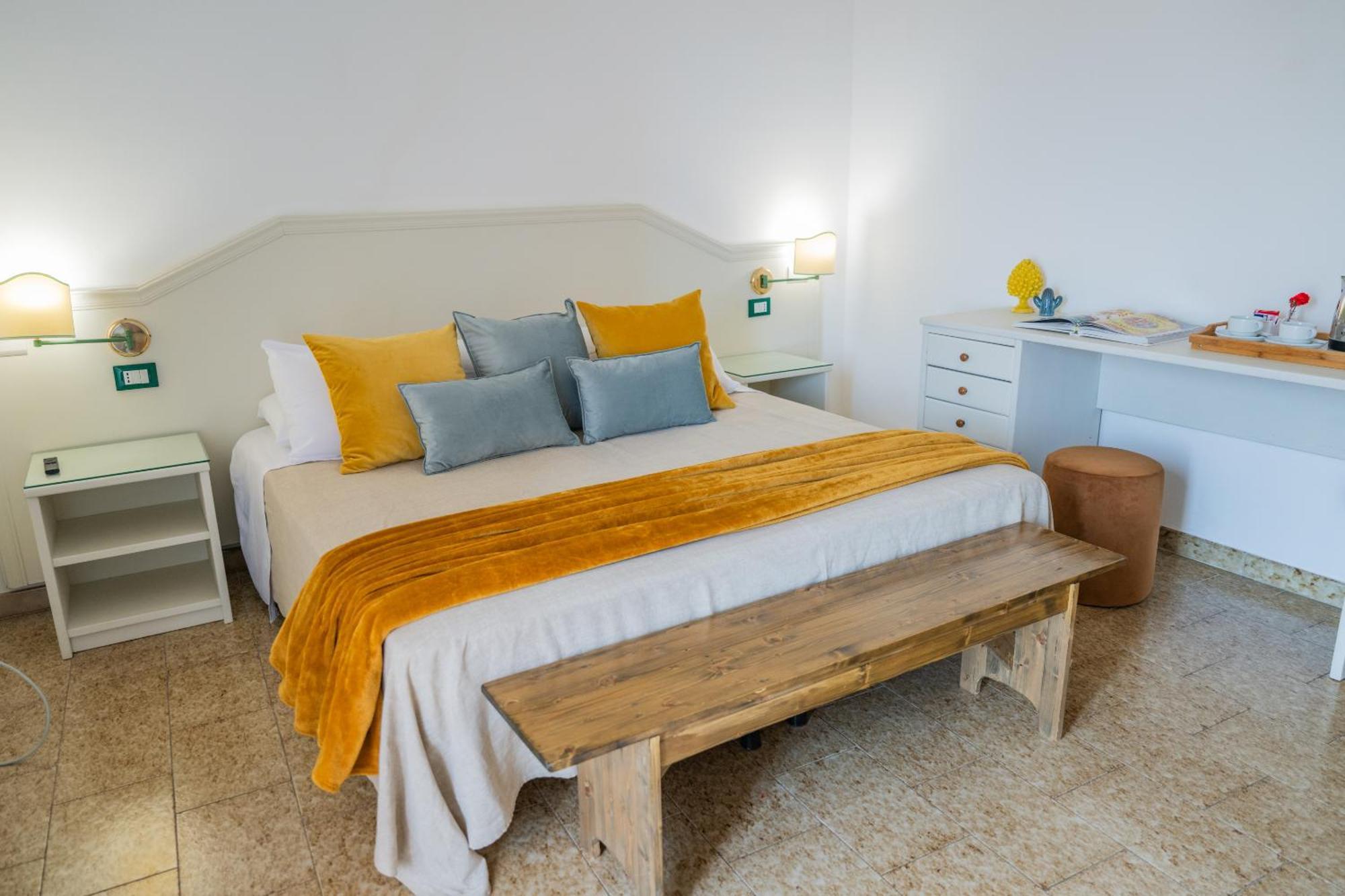 Casa Pertosa Bed & Breakfast Таормина Стая снимка